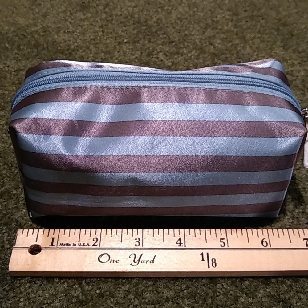 Thirty one up town mini pouch